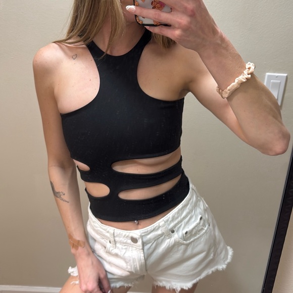 🛍️ 3/$25 Edikted Maddy Cut Out top Size S - Picture 5 of 6